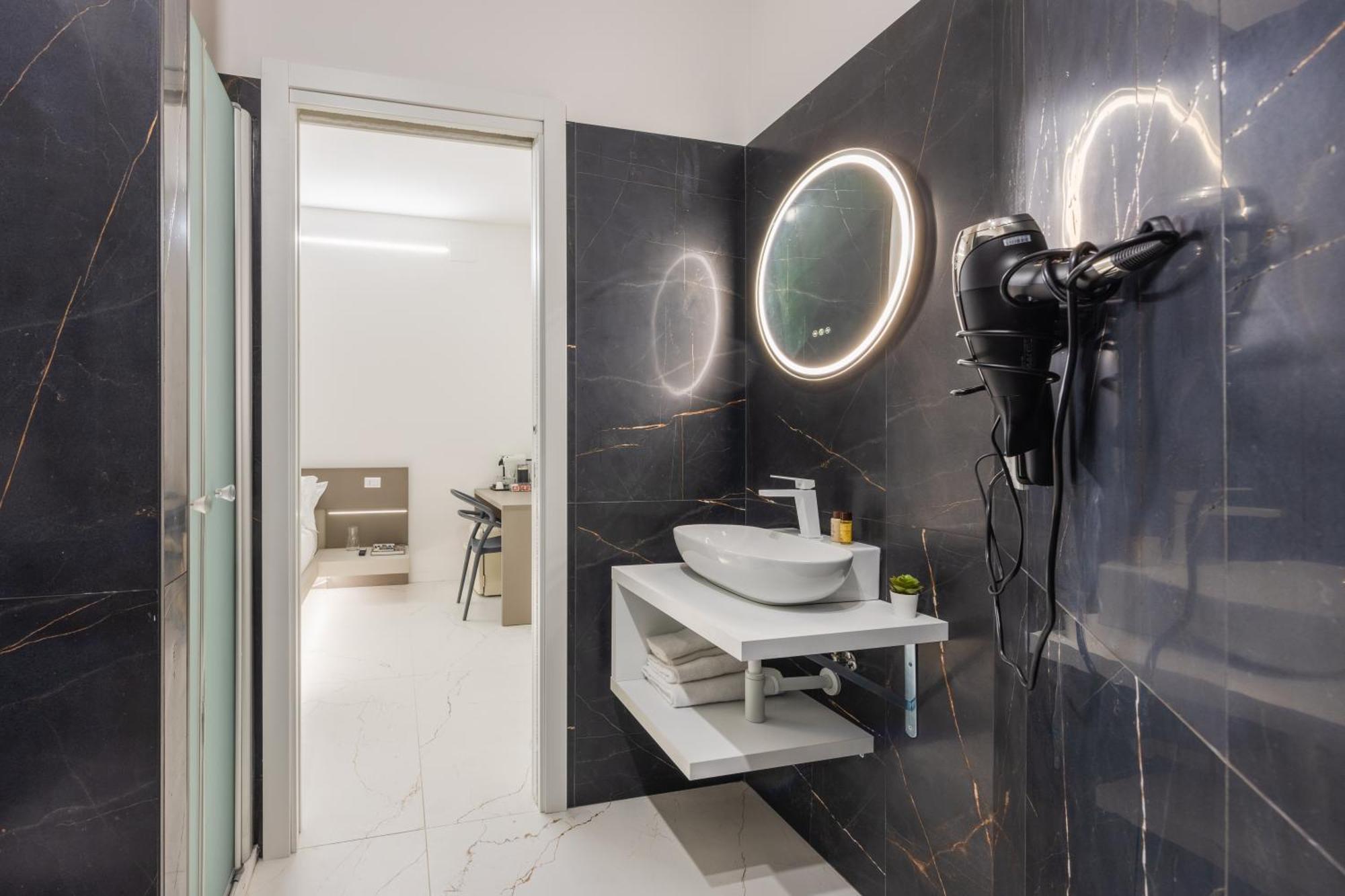 Excelsior Station Suite بولونيا المظهر الخارجي الصورة